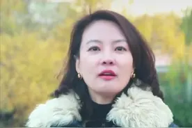 前央视主持人刘芳菲遭恶评，霸气回怼被嘲格局低，43岁仍很年轻图片
