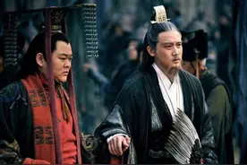 邓艾兵围成都时，刘禅兵力明明可以相抗衡，他为何要开城投降图片