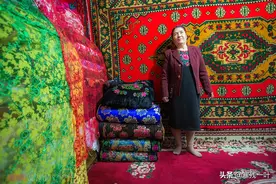 新疆游牧民族住进商品房后，他们的家是什么样子，有些出乎人意料图片