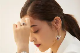 梅婷，和她的双胞胎宝宝图片