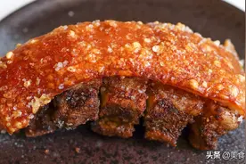 脆皮烤肉：原来烧烤店都是这么做的，酥香不油腻，配上啤酒超过瘾图片