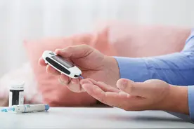 长期血糖异常波动、忽高忽低，危害不亚于高血糖本身图片