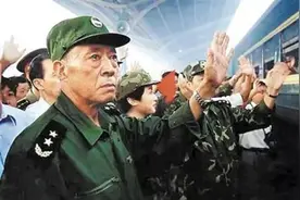 22年前，那个在98抗洪中创造“千年一堵”的董万瑞，后来怎样了？图片