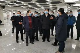 陈小刚率队调研轨道2号线建设安全工作图片