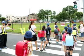 日本：校园“男子汉教育”正在发生变化，书包颜色竟有如此玄机？图片
