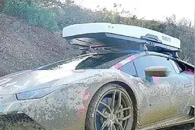 兰博基尼也能越野，350万小牛在烂泥中飞驰，变成“兰博积泥”图片