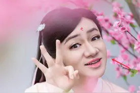 “模王”王祖蓝扮凤九惹吐槽，面容皱褶鼻子出戏，下巴赘肉明显！图片