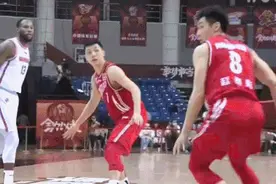 全民健身日 | 老将易建联为什么会拉伤？！今晚带伤上场会有什么严重后果？！图片