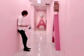 我们都在挣扎着寻找可能或者色彩，《十三邀》之101女孩图片