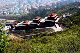 张家口市区西部群山，有一座山峰叫赐儿山，山峰秀丽，风景如画图片