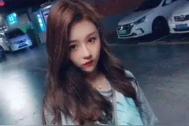 温婉时隔2年再次现身地下车库，却被40码大脚抢镜，男粉失望了图片