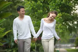 没人敢追的高冷女神，最后成为我的妻子，其实追她并没有多难图片