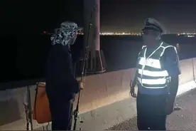 高速公路开放段“用生命下杆” 危险！图片