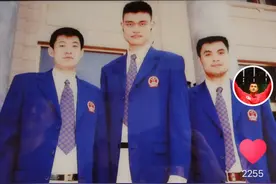 刘玉栋去长春看孙军，两人一起吃烧鸽子，球迷调侃“你俩谁能喝”图片
