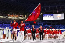 奥运旗手朱婷闪亮登场！这背后还有郎导的温馨支持图片