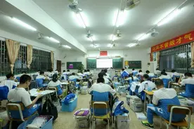 高考后才知道，“重点班”和“平行班”的学生，未来差距有些明显图片