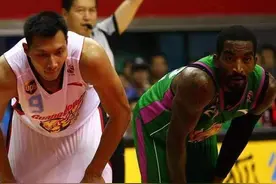 回顾JR史密斯CBA表现，场均33+4+7，强于同龄乔丹NBA表现图片