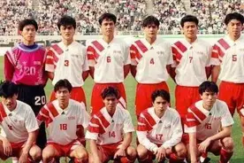 驰骋足坛俊男儿 北京队攻击型前卫 却像个“大孩子”一样乐呵呵图片