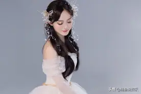 34岁何泓姗自带萌妹脸！穿婚纱与鲁班七号冒险，电竞女孩也疯狂图片