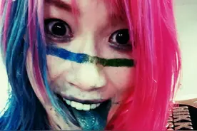 WWE摔角手展现赛场外生活 兰迪·奥顿这是想念赵喜娜了呀图片