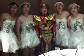 幽默搞笑图片：别看我外表粗犷，其实我内心还是个孩子图片