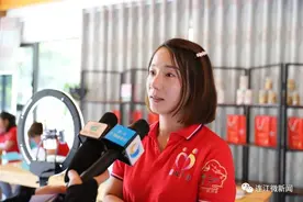 走向我们的小康生活｜家庭主妇变身乡村创业合伙人 姐妹“乡”伴奔小康图片