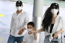 杜江携老婆儿子现身机场，7岁嗯哼暴风抽高，霍思燕被拍成短粗腿图片