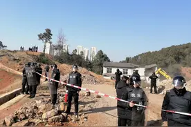 云龙:依法征拆 促项目发展图片