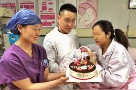 夫妻丁克22年，只因7岁侄子的一句“童言无忌”，坚持高龄生子图片