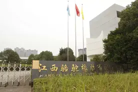 【媒体进企业】江西骆驼橡胶：技术立企 31年把小胶管做成大产业图片