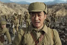 《长津湖》：吴京拄拐进组，易烊千玺腿伤缝针，不给老战士丢脸图片