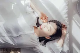 梦境心理学：当一个人多次出现在你的梦里，说明他正在想你？图片