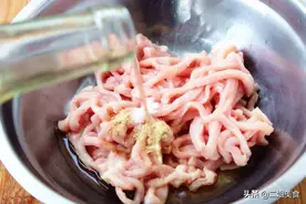 无论炒什么肉丝，都别直接下锅炒！多做这2步，肉丝嫩滑不粘锅图片