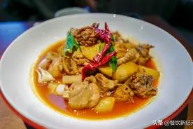 大盘鸡产地之争引热议，到底是四川人发明的，还是新疆人改良的？图片