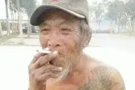 乔四的金牌打手，当年强抢民女叱咤风云，如今沦为流浪汉拾荒度日图片
