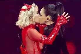 蔡依林小S演唱会激吻上热搜 40岁的女人凭什么一直这么美？图片