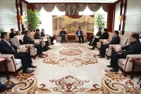 江苏盐城：中国建材集团来大丰调研合作项目建设运营情况，羊维达李志军陪同图片