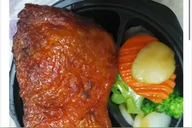 为了骗大鸡腿已经把编故事技能加满了。这也太狗了吧，哈哈哈哈哈图片