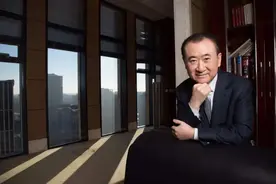 地产大佬哭声不断！王健林，才是真正的赢家图片