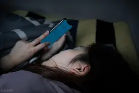 15岁留守女孩宅家两月，吃喝玩都在床上，一下地引发急性肺栓塞图片