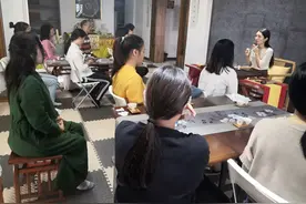 拍打两髀祛湿邪，健脾又养胃！（动图演示）图片