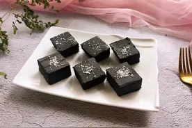 山药营养丰富，加入黑芝麻做成山药糕，香甜绵软，孩子很喜欢图片