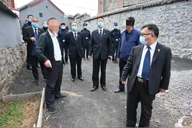 多次侵占5米宽村民通道，法院强制清除图片