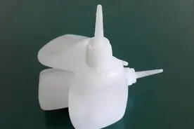 生活实用妙招：502胶水太黏，不小心滴在瓷砖上，如何去除？图片