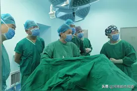 他因为一个“针孔”惊喜不已，到底是为啥？图片