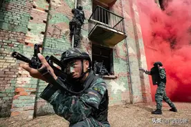 为何说侦察兵是“孤胆利刃”？这场演练有答案！图片