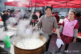“宴席一条龙服务”越来越火！为啥农村现在都把宴席承包给别人？图片