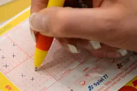 神秘彩民中8960万就是不领奖，如今3年多过去奖金被全部收回图片
