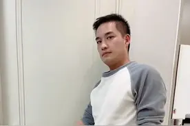 河南一男子酒后想跟女儿睡被无情拒绝，妈妈目睹爸爸表情哭笑不得图片