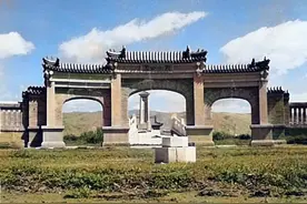内蒙古呼和浩特：1939年的公主府公园、公会堂和鼓楼图片